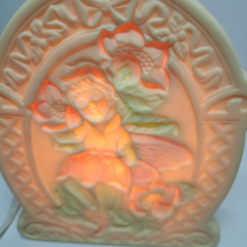 VTG Fairy Floral Lamp Night Light Enchanted Petals Studio C Soft Glow Plug-in 5